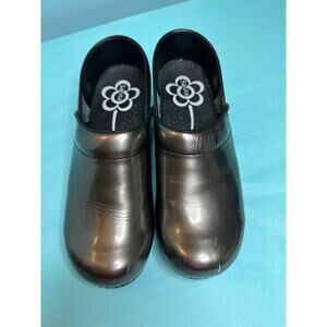Sanita Women's size 39 pewter Metallic a few scuffs great for comfort & safety